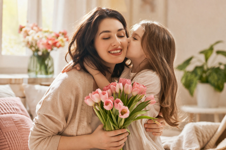 Привітання мамі